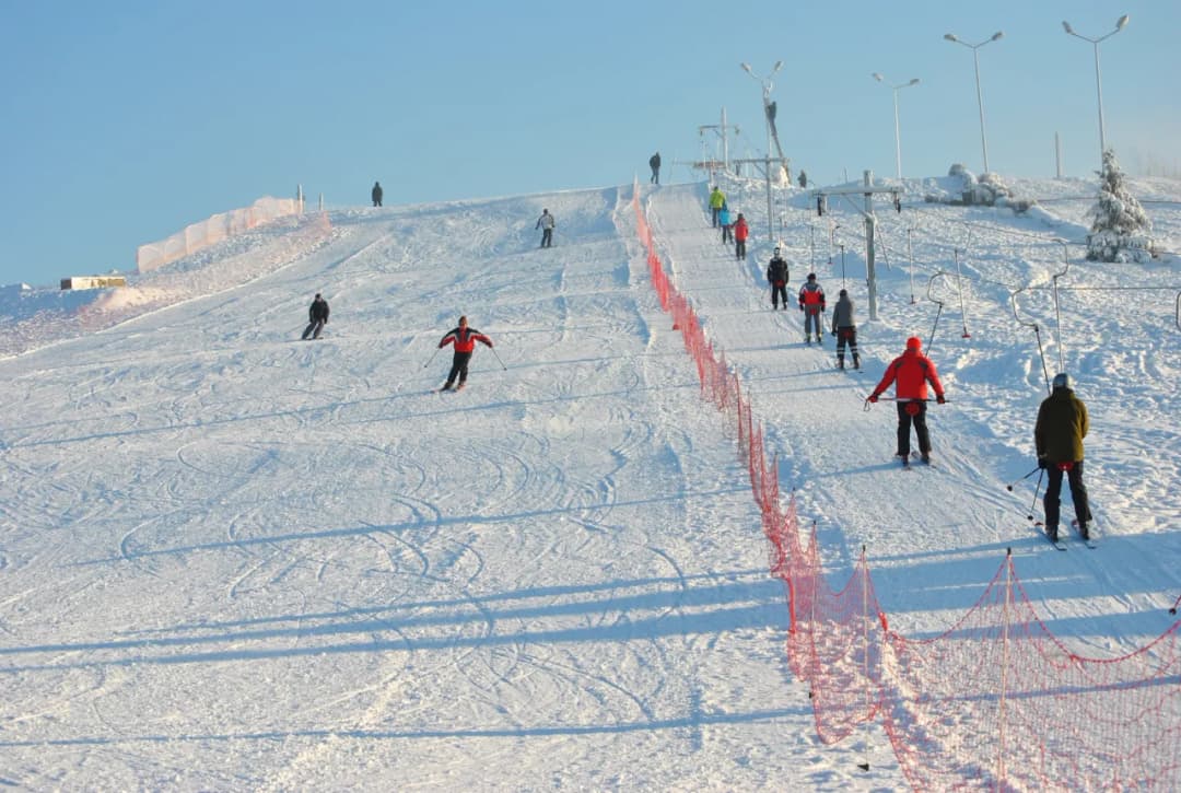 Najlepsze stoki narciarskie w Kujawsko-Pomorskiem: gdzie je znaleźć?