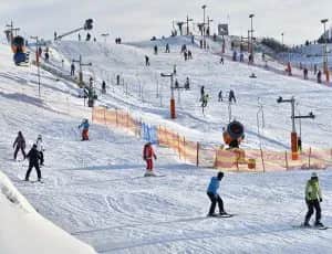 Najlepsze stoki narciarskie w Warmii i Mazurach – gdzie jeździć i co warto wiedzieć