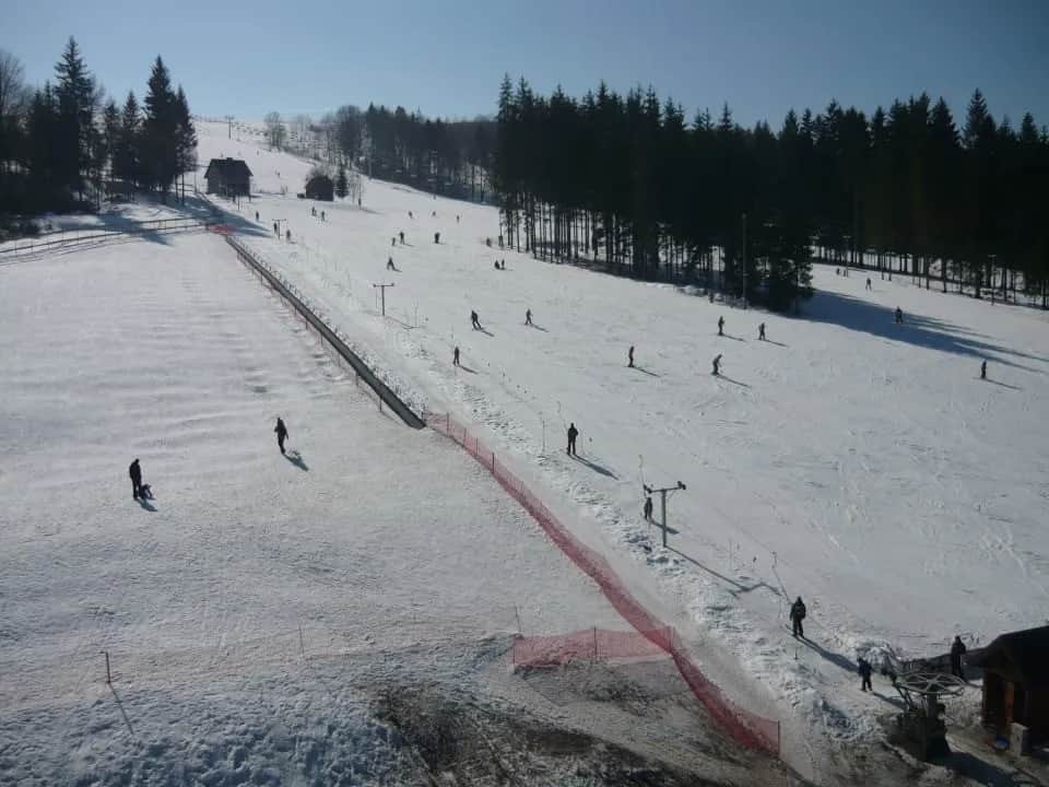 Do kiedy sezon narciarski? Sprawdź, by nie przegapić ostatnich dni!