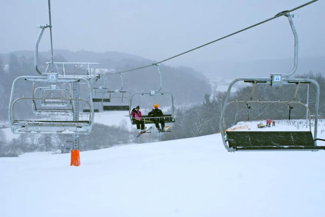 Ile kosztuje wyciąg narciarski? Ceny karnetów w polskich ośrodkach