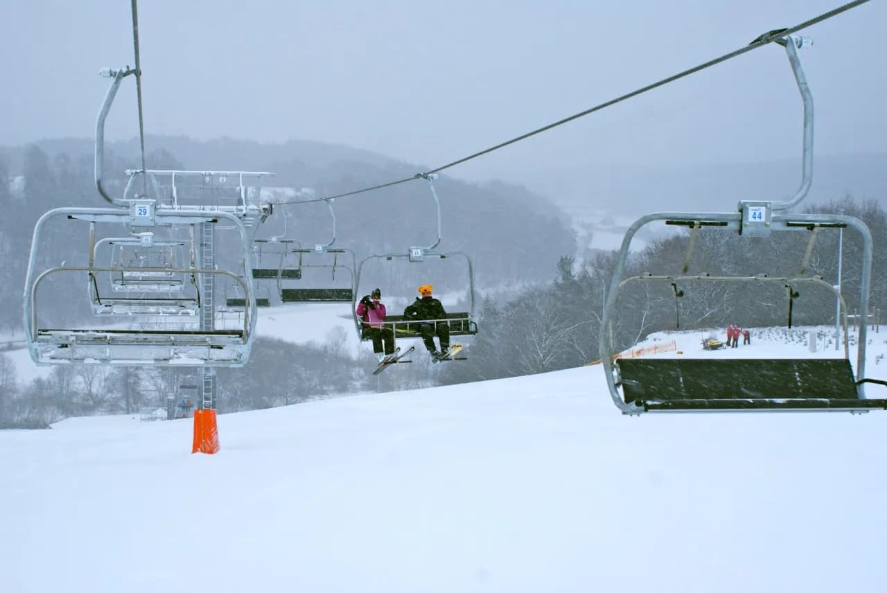 Ile kosztuje wyciąg narciarski? Ceny karnetów w polskich ośrodkach