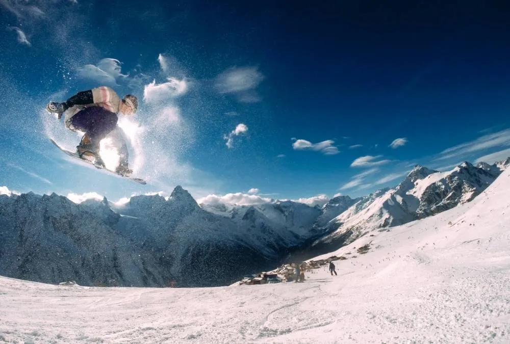 Wyjazd na snowboard - co zabrać, aby uniknąć problemów na stoku